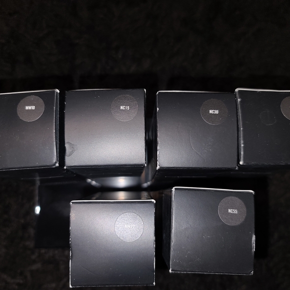 MAC Studio Fix Fluid Foundation SPF 15 - Picture 4 of 4